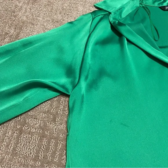 {Zara} Green Satin Style Oversized Button Down Blouse ~ Size XS - Picture 8 of 16